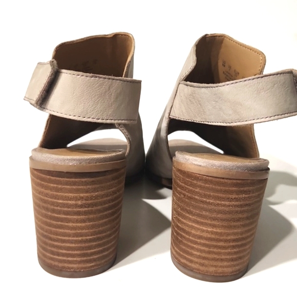 Franco Sarto Helix Leather Taupe Peep Toe Heels Size 9M EUC! - Picture 5 of 9